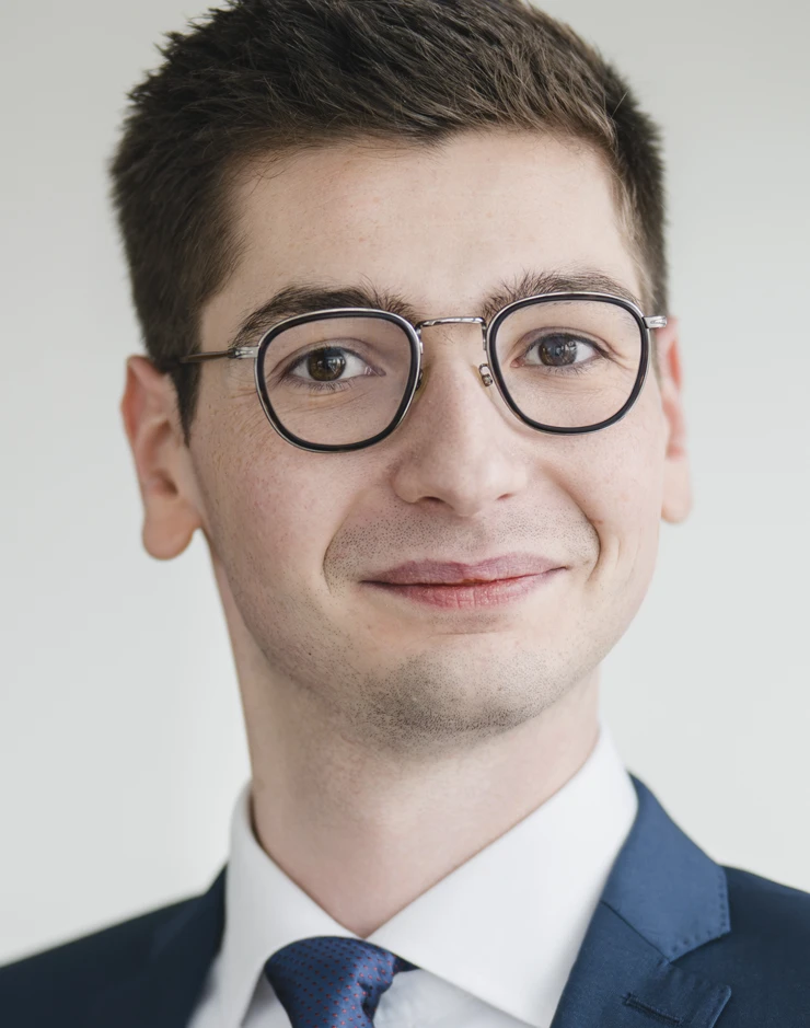 Alexander Gök von der Rechtsanwaltskanzlei BÖRGERS, Fachanwälte für Baurecht, Architektenrecht, Immobilienrecht, Vergaberecht, Grundstücksrecht und Mietrecht - Berlin, Hamburg, Stuttgart, Nürnberg