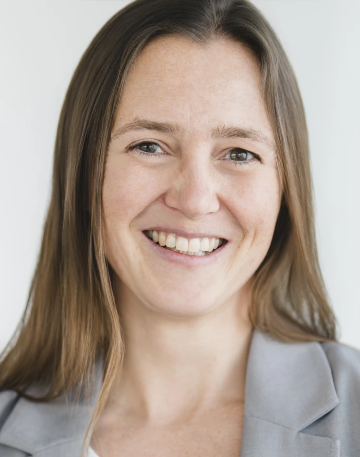 Gina Kühne von der Rechtsanwaltskanzlei BÖRGERS, Fachanwälte für Baurecht, Architektenrecht, Immobilienrecht, Vergaberecht, Grundstücksrecht und Mietrecht - Berlin, Hamburg, Stuttgart, Nürnberg