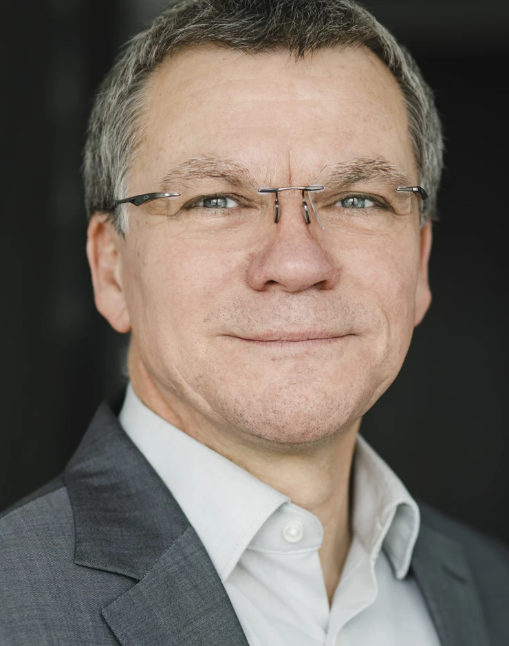 Ralf Heuer von der Rechtsanwaltskanzlei BÖRGERS, Fachanwälte für Baurecht, Architektenrecht, Immobilienrecht, Vergaberecht, Grundstücksrecht und Mietrecht - Berlin, Hamburg, Stuttgart, Nürnberg