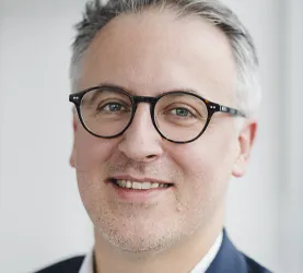 Dr. Jasper von Detten, Rechtsanwaltskanzlei BÖRGERS, Fachanwälte für Baurecht, Architektenrecht, Immobilienrecht, Vergaberecht, Grundstücksrecht und Mietrecht - Berlin, Hamburg, Nürnberg, Stuttgart, Nürnberg